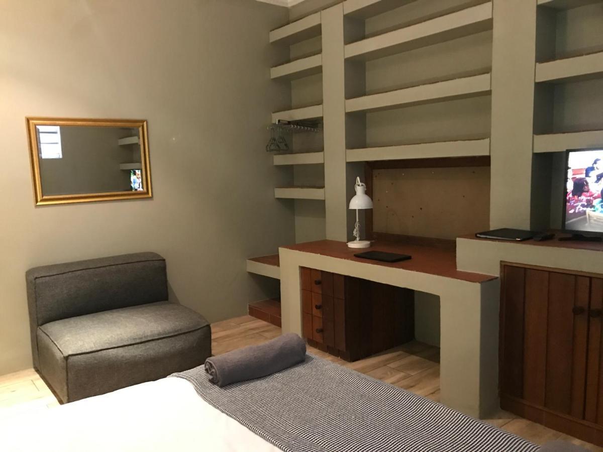 Aluve Guesthouse Йоханесбург Екстериор снимка