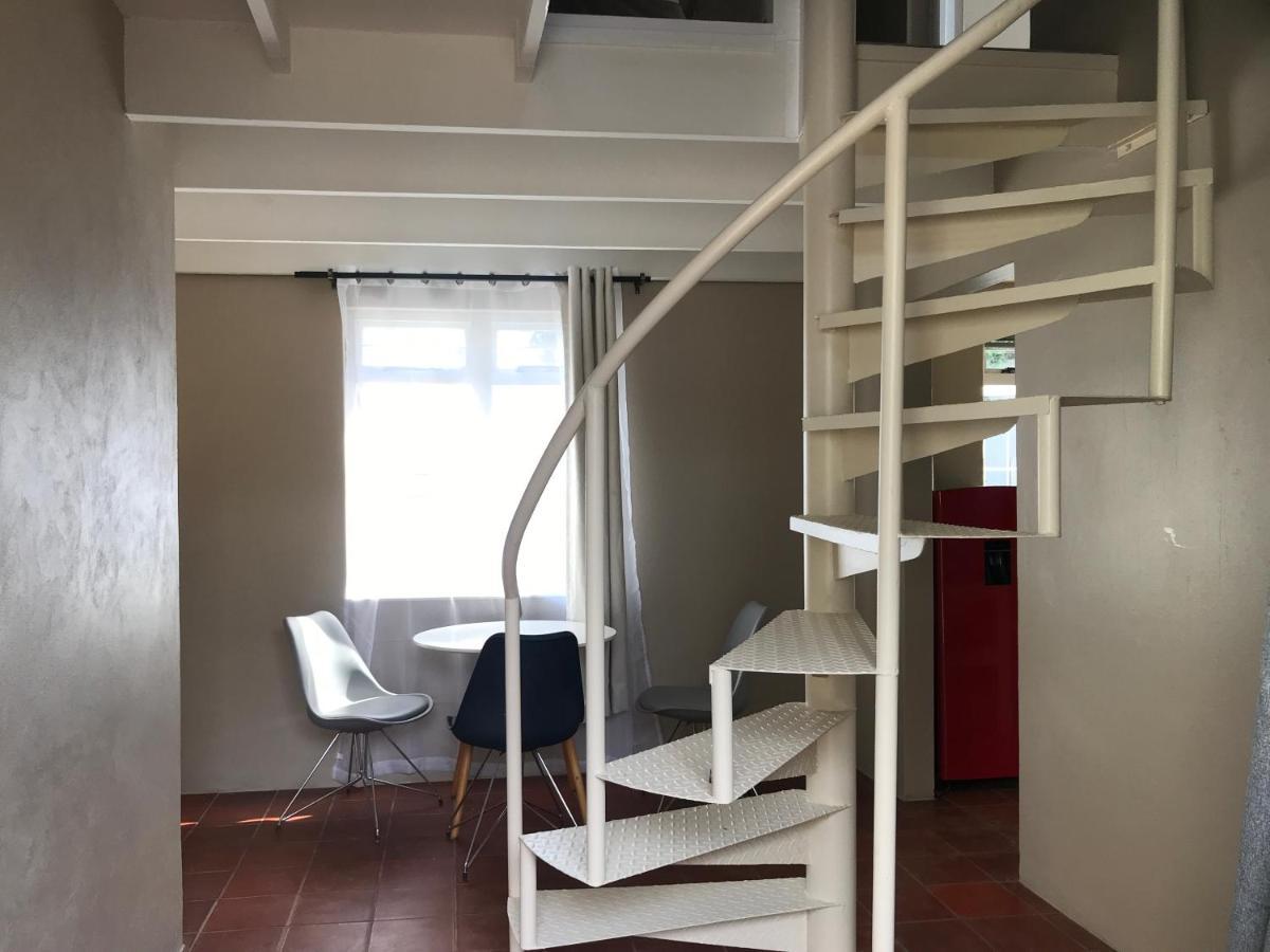 Aluve Guesthouse Йоханесбург Екстериор снимка