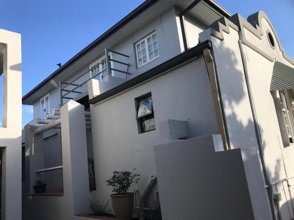 Aluve Guesthouse Йоханесбург Екстериор снимка